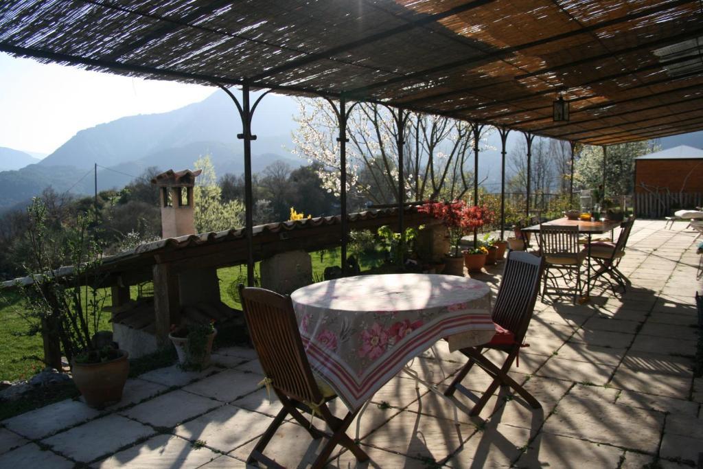 Les Hauts De L'Escoulaou Hotel Castellane Room photo