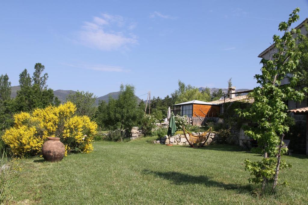 Les Hauts De L'Escoulaou Hotel Castellane Room photo