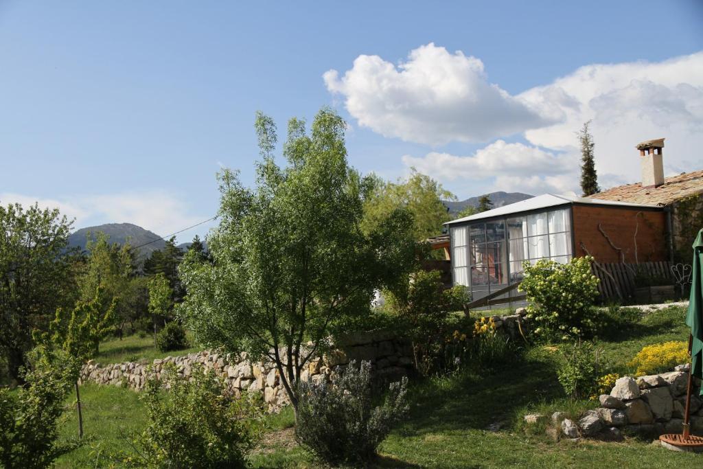 Les Hauts De L'Escoulaou Hotel Castellane Room photo