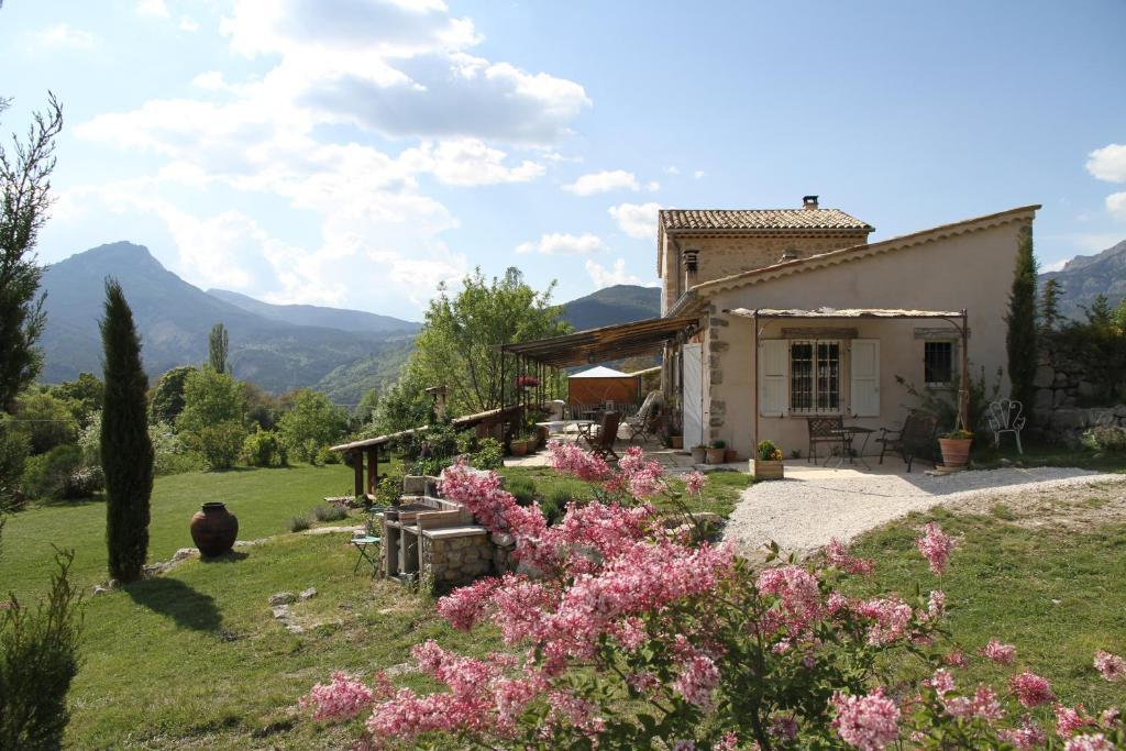Les Hauts De L'Escoulaou Hotel Castellane Room photo