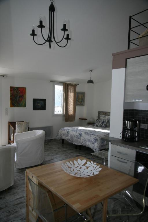 Les Hauts De L'Escoulaou Hotel Castellane Room photo