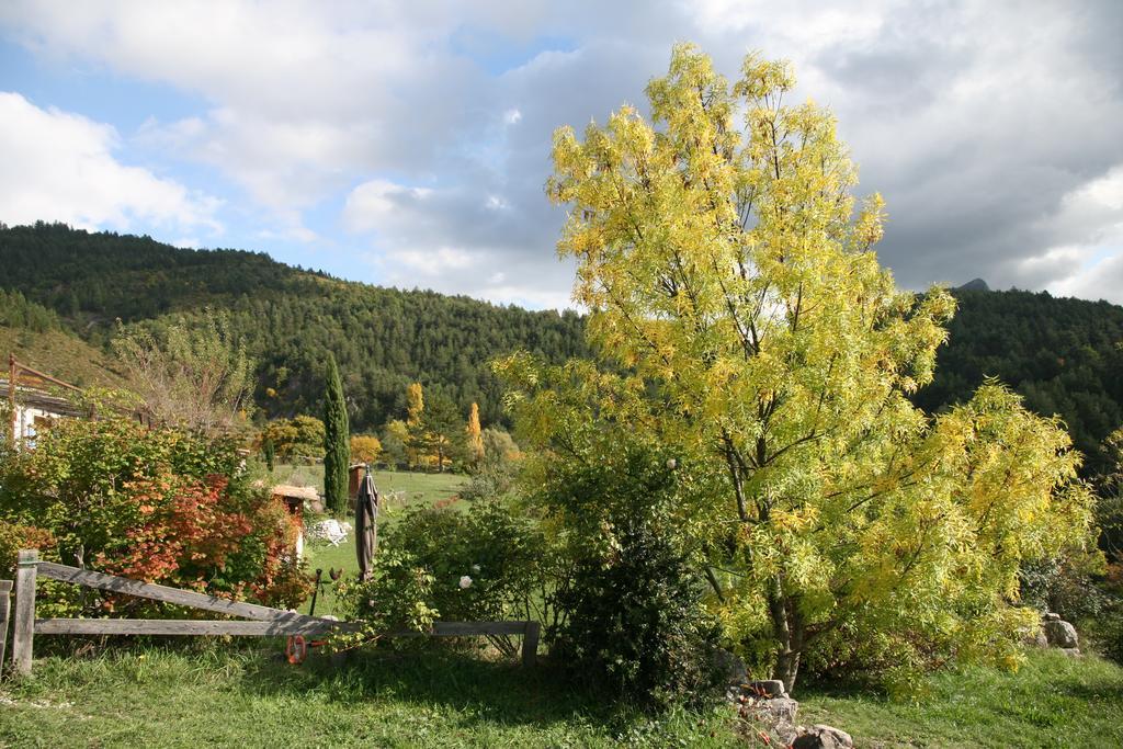 Les Hauts De L'Escoulaou Hotel Castellane Room photo